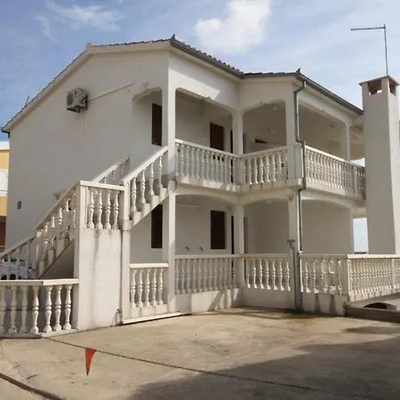 Rukavac 8837c Apartman *