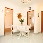 Rukavac 8837c Apartment Vis