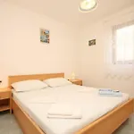 Rukavac 8837c Apartment Vis