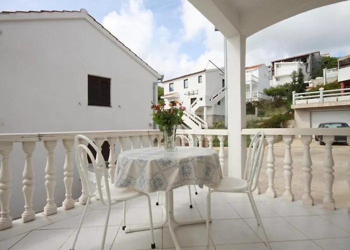 Rukavac 8837c Apartman Vis