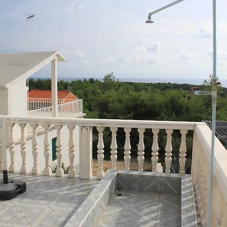 Rukavac 8837c アパート ヴィス