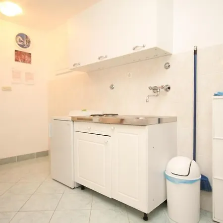 アパート Rukavac 8837c